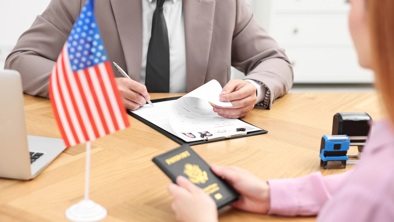 Estados Unidos enrudece requisitos migratorios: ya son 38 los países alcanzados por la política de fianzas de hasta US$ 15.000.