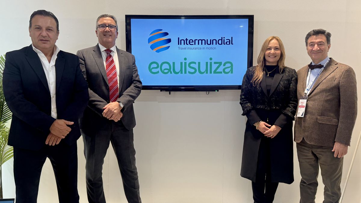 De izquierda a derecha: Moisés Pascual, vicepresidente de transformación digital de Grupo Futuro; Javier del Nogal, vicepresidente del Grupo Atlantigo; Esmeralda Malagón, vicepresidenta de negocios y marketing de Equisuiza, compañía parte de grupo Futuro; y Manuel López, CEO de Intermundial.