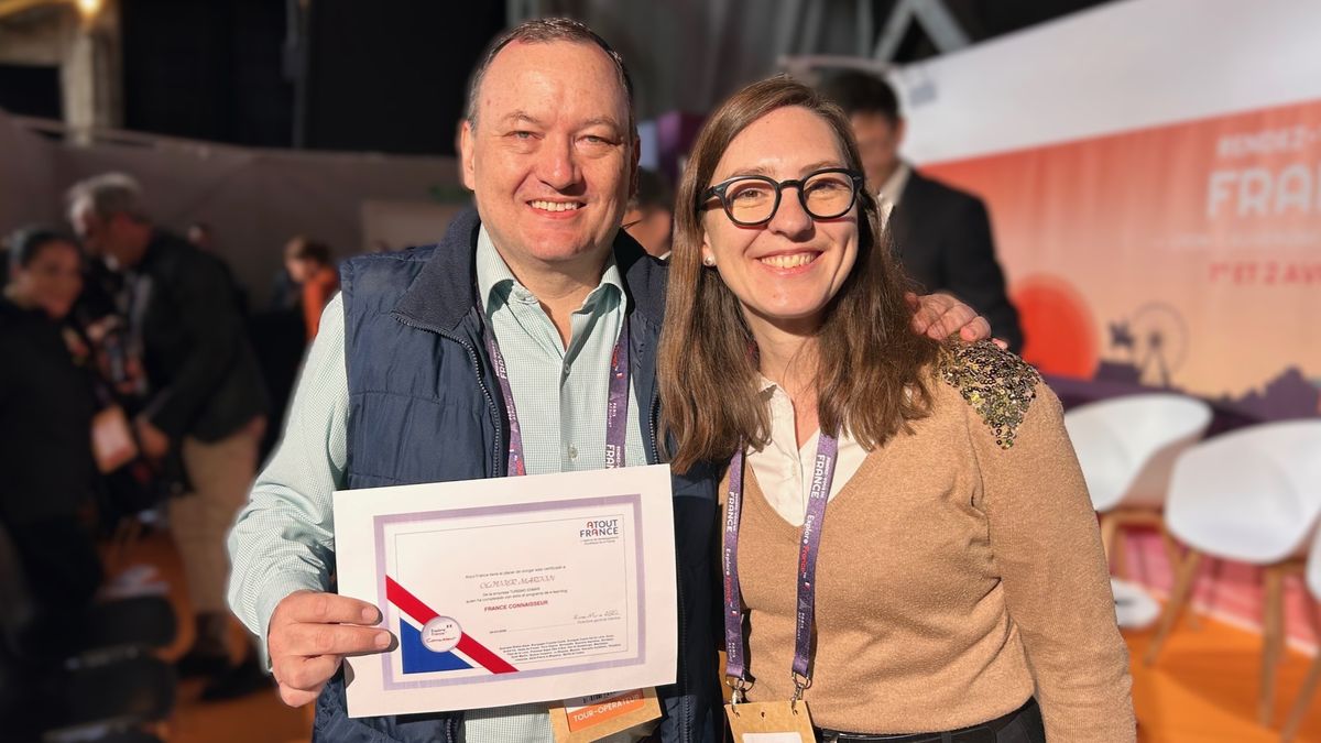 Olivier Martin, de Turismo Exmar (México) junto a Mélanie Belin, directora de Atout France en México.