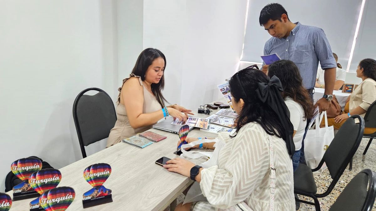 Agentes de viajes realizaron networking con los expositores de la convención.