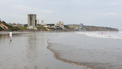 Feriado: apagones influyeron en baja ocupación hotelera en playas de Santa Elena, Manabí y Esmeraldas