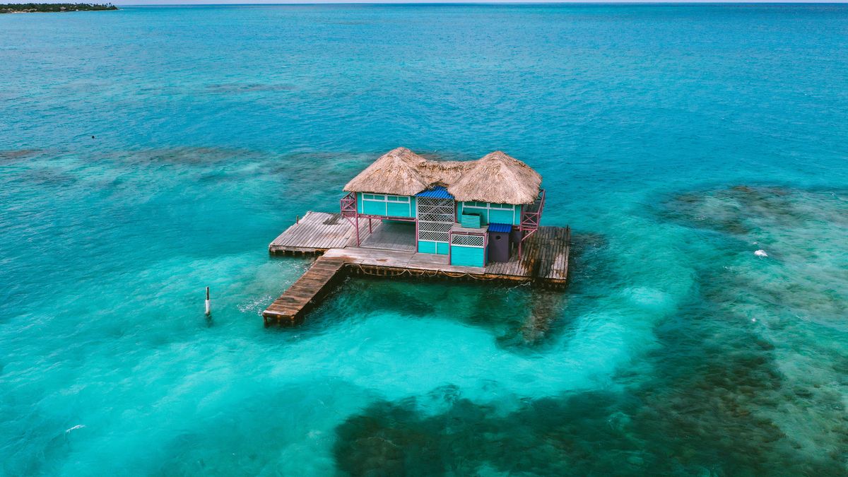 Explora el paraíso escondido de Isla Múcura con sus tranquilas aguas de Cartagena.