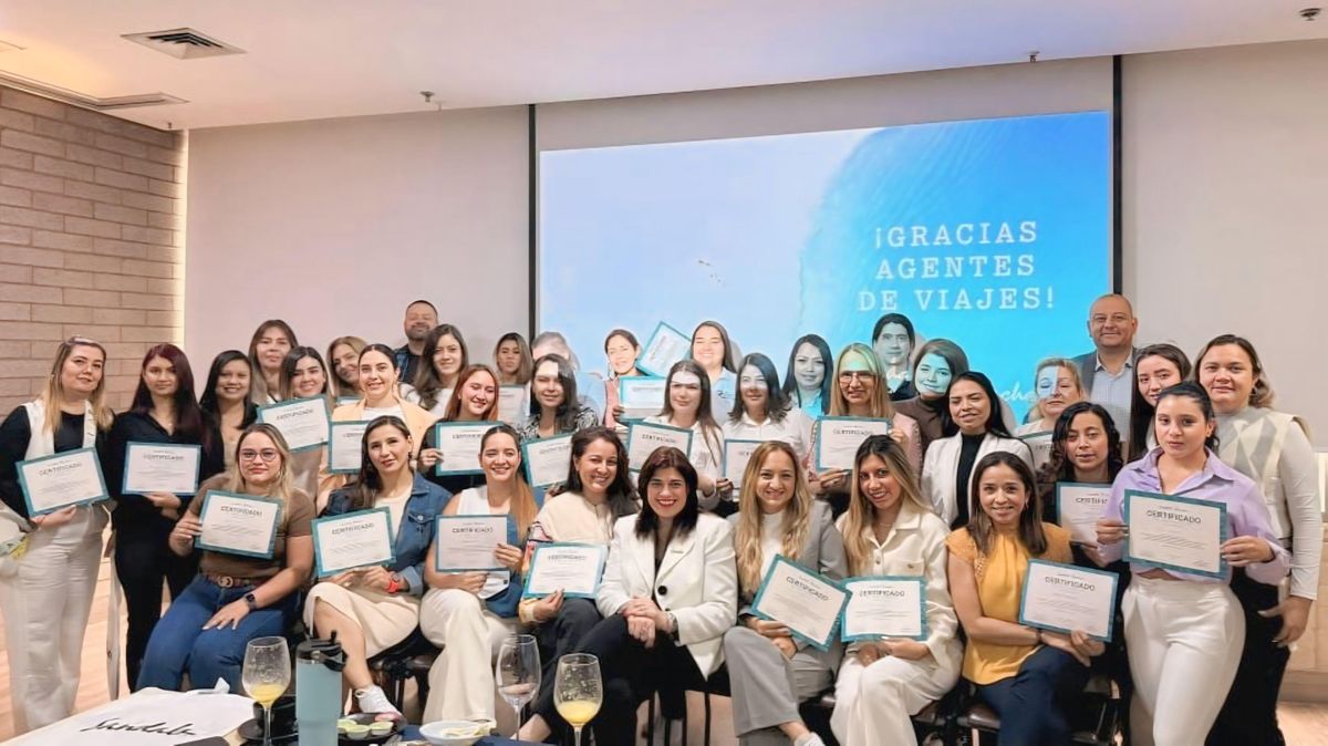 Agencias de viajes de Medellín certificadas en el seminario de Sandals 2025.