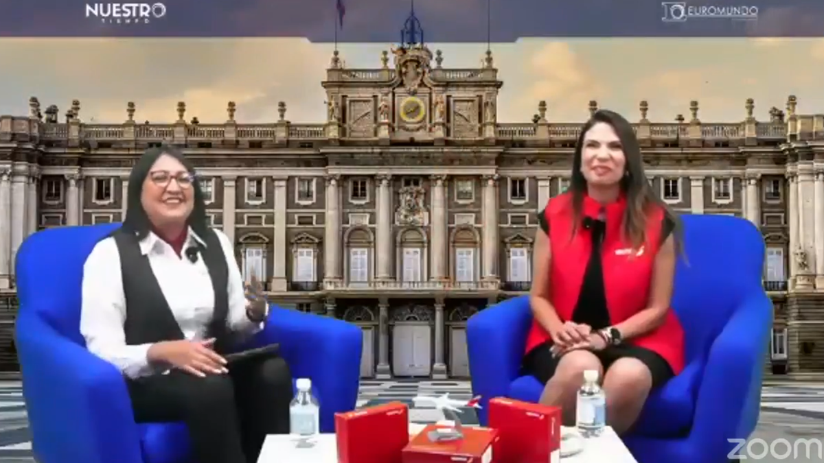 Abigail Cuevas, gerente de Producto Internacional de Euromundo, y Neiyarit López, Country Manager de Iberia en México.