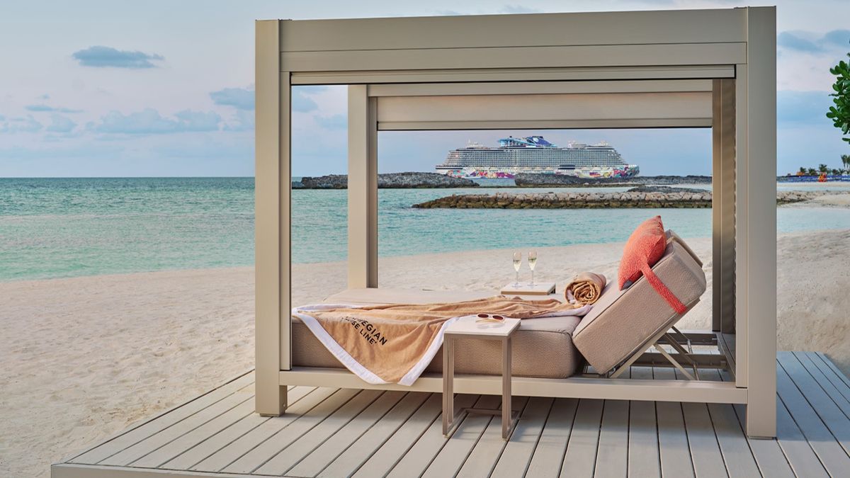 Vibe Shore Club, la zona solo para adultos con tumbonas, cabañas privadas y un bar privado.