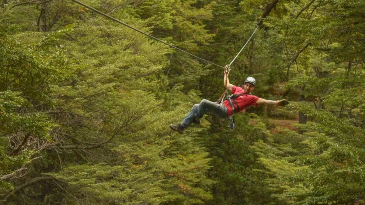 Patagonia Canopy Tour se encuentra en la zona del Mallín Ahogado. Patagonia Canopy Tour se encuentra en la zona del Mallín Ahogado.