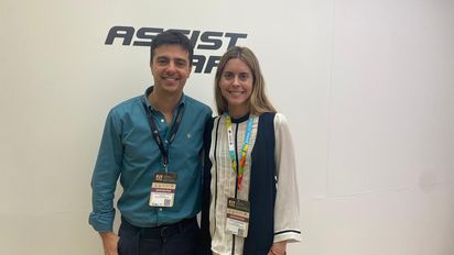 Sebastián Bras Harriott, country manager de Assist Card para Argentina; y Delfina García Moro, PR & corporate communications de Assist Card.