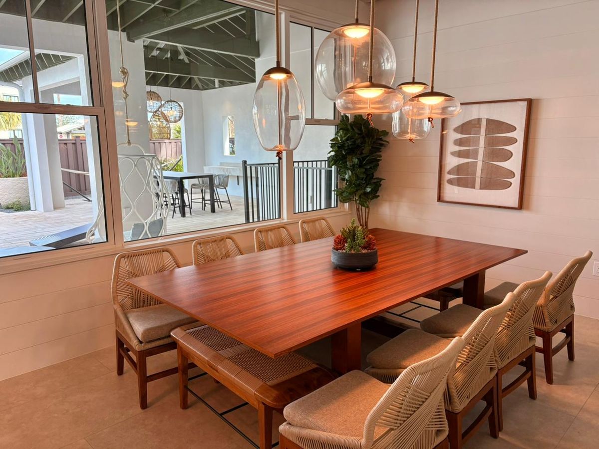 El complejo está ubicado a solo diez minutos de Magic Kingdom y a media hora del Aeropuerto Internacional de Orlando. El complejo está ubicado a solo diez minutos de Magic Kingdom y a media hora del Aeropuerto Internacional de Orlando.