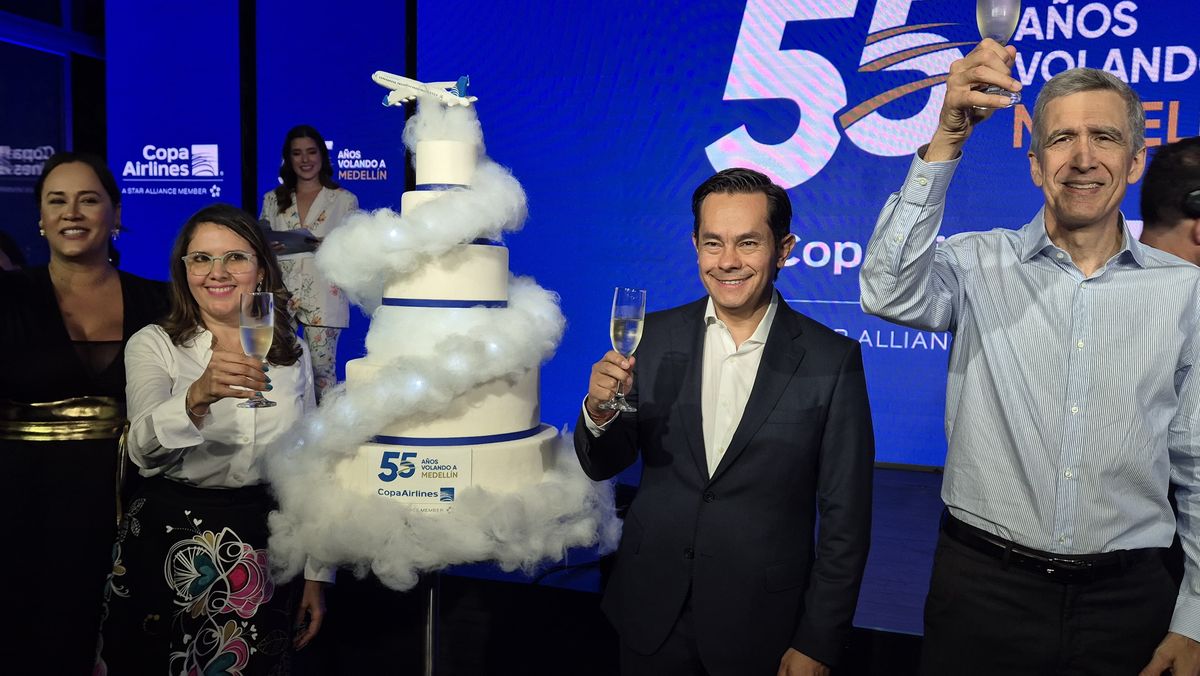 Paola Castaño, gerente de Ventas para Colombia; Diego Bermúdez, director de Venta; y Pedro Heilbron, presidente ejecutivo de Copa Airlines.