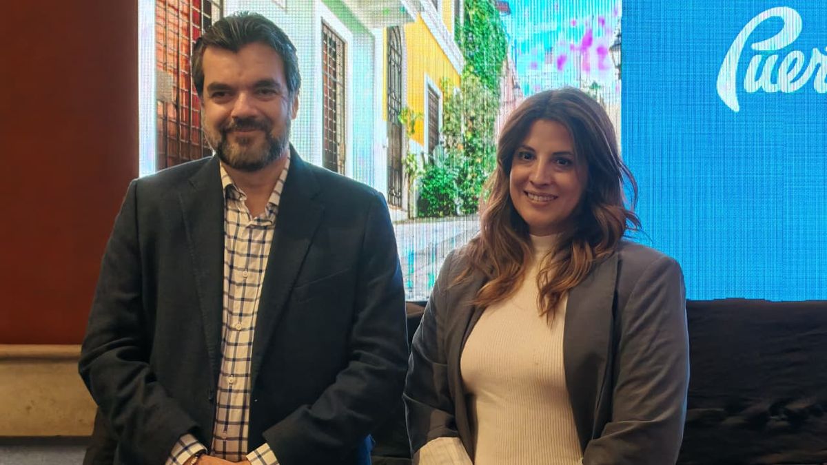 Puerto Rico en EPTUR: Carlos Allende, director de relaciones con la industria y Clara Muro, especialista en relaciones públicas y marketing de GMS.