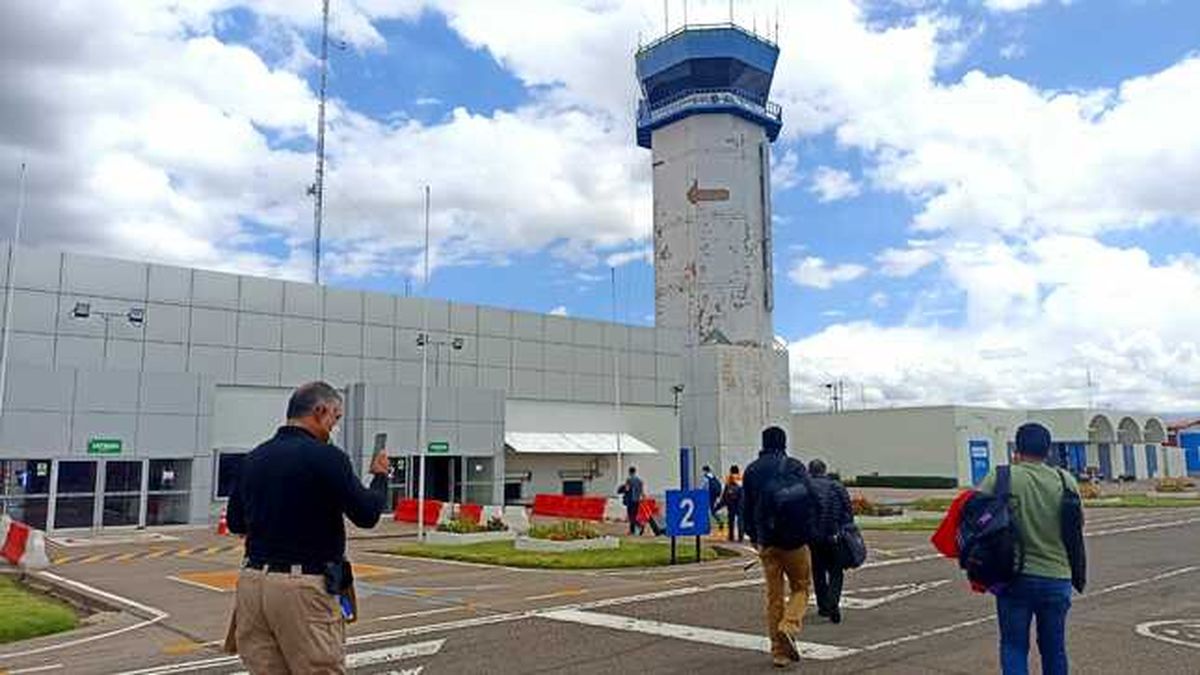 El MTC informó que decisión se tomó para que se realicen reparaciones y salvaguardar la seguridad de los usuarios en el Aeropuerto de Puno. - Ladevi Medios y Soluciones El MTC informó que decisión se tomó para que se realicen reparaciones y salvaguardar la seguridad de los usuarios en el Aeropuerto de Puno.
