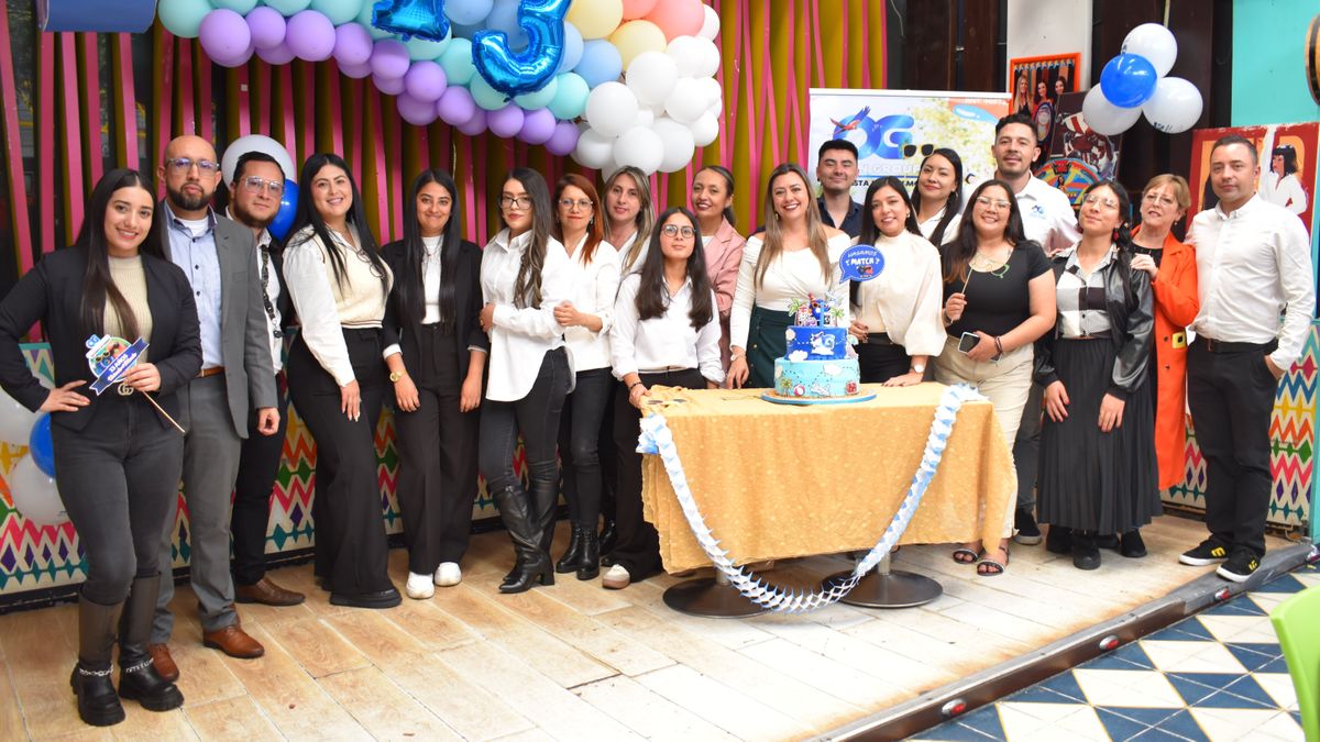Viviana Daza, gerente general y fundadora de Orion Group Mayorista de Turismo, junto a su equipo celebra 13 años de la compañía de la mano de aliados y proveedores.&nbsp;