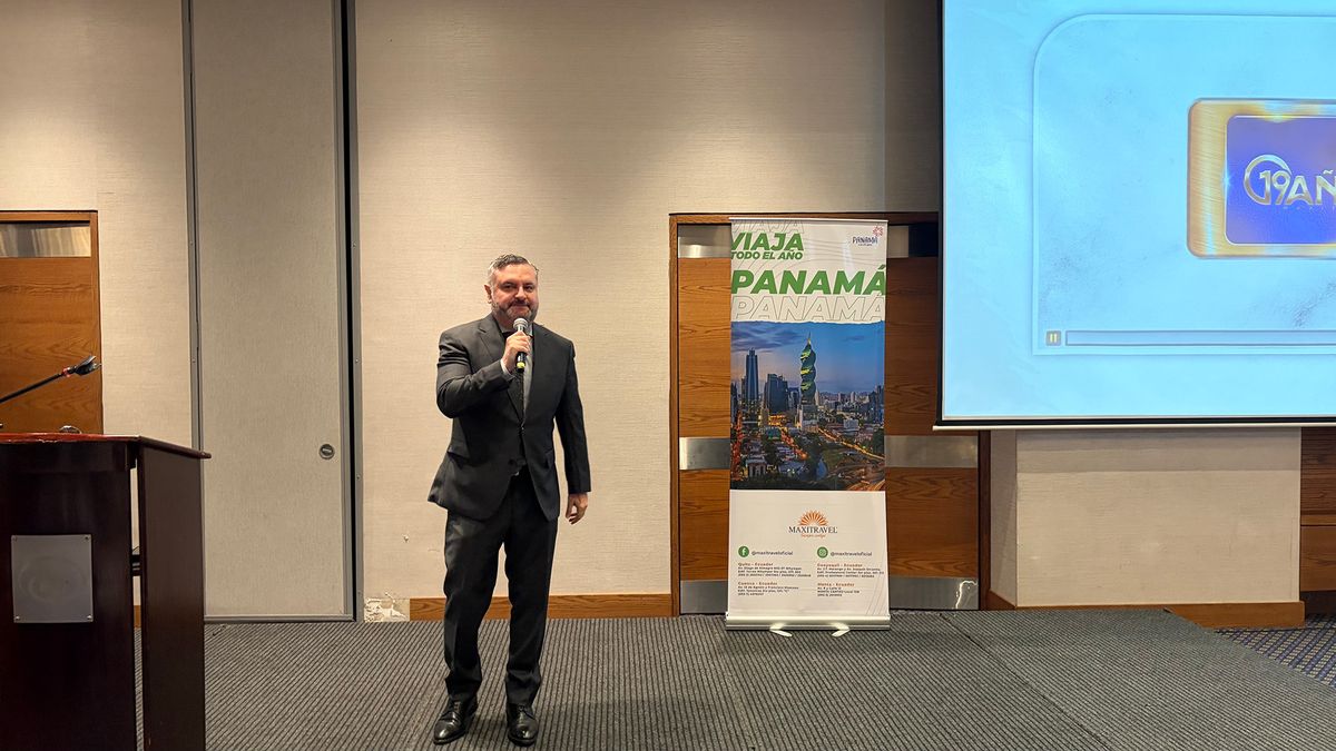 Fidel Murgueytio, gerente general de Maxitravel, en evento por 19° aniversario. Fidel Murgueytio, gerente general de Maxitravel, en evento por 19° aniversario.