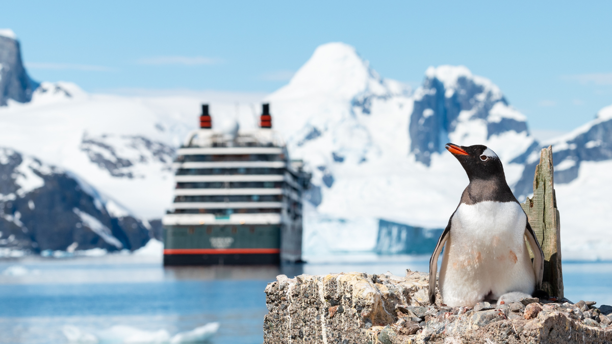 La Antártida propone una expedición de 13 días entre glaciares, fauna polar y paisajes en constante transformación durante la temporada 2026-2027.