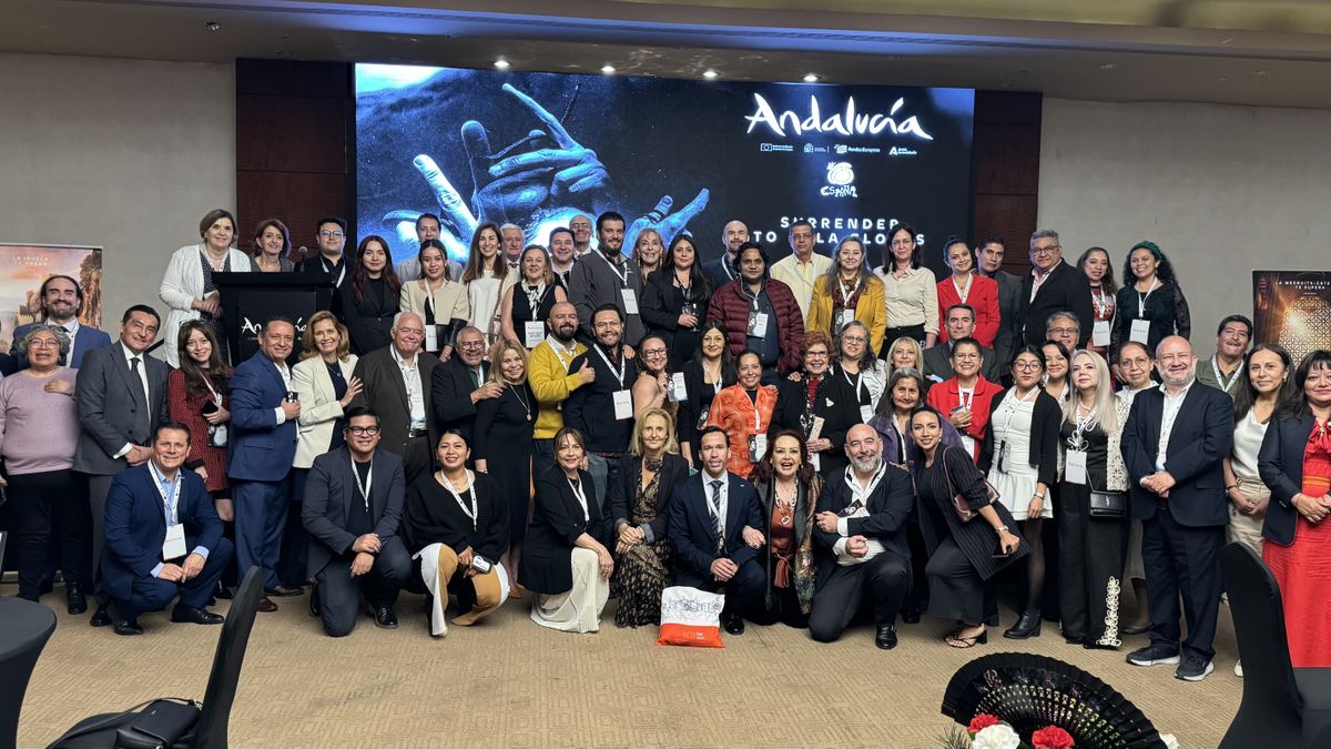 Profesionales del turismo de México en la caravana de Andalucía en Ciudad de México.