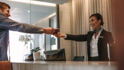 altText(Protege tus datos en vacaciones: los hoteles de España ya no pueden fotocopiar tu pasaporte)}