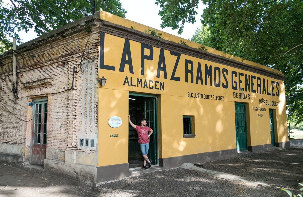En Roque Pérez los almacenes de campo ya son una institución local y del turismo que visita el destino. En enero se celebra La noche de los almacenes. En Roque Pérez los almacenes de campo ya son una institución local y del turismo que visita el destino. En enero se celebra La noche de los almacenes.
