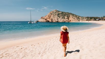 Boom de mujeres que viajan solas: cómo cambia el mapa del turismo internacional.