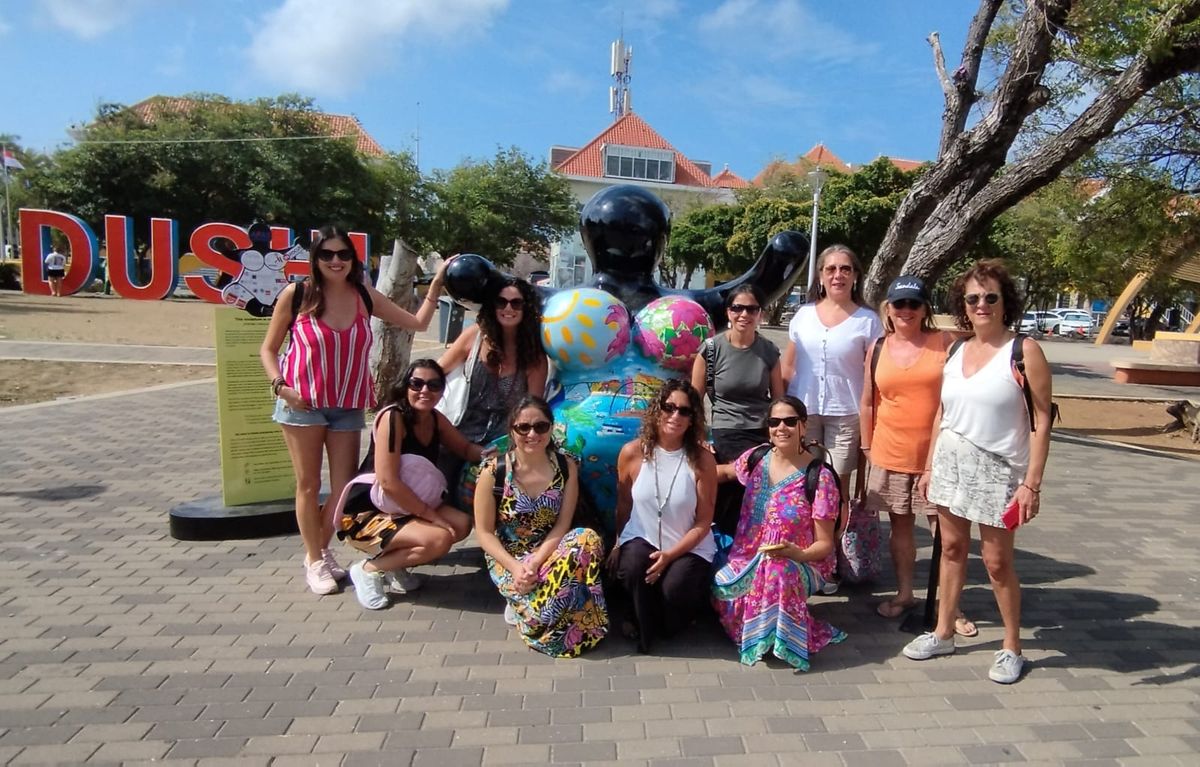 El grupo realizó un city tour por Willemstad y otras zonas de la isla. 