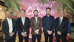 Directivos de Mega Travel junto a los titulares en México de Assist Card, Avianca y ProColombia.