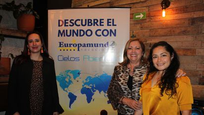 Sandra Díaz, directora comercial; Rocío Rodríguez, presidente de Cielos Abiertos; y Rocío La Rosa, comercial Zona Andina de Europamundo.