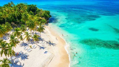 Hay destinos donde el verano parece ser eterno. Te presentamos cinco y te decimos qué podes hacer allí.
