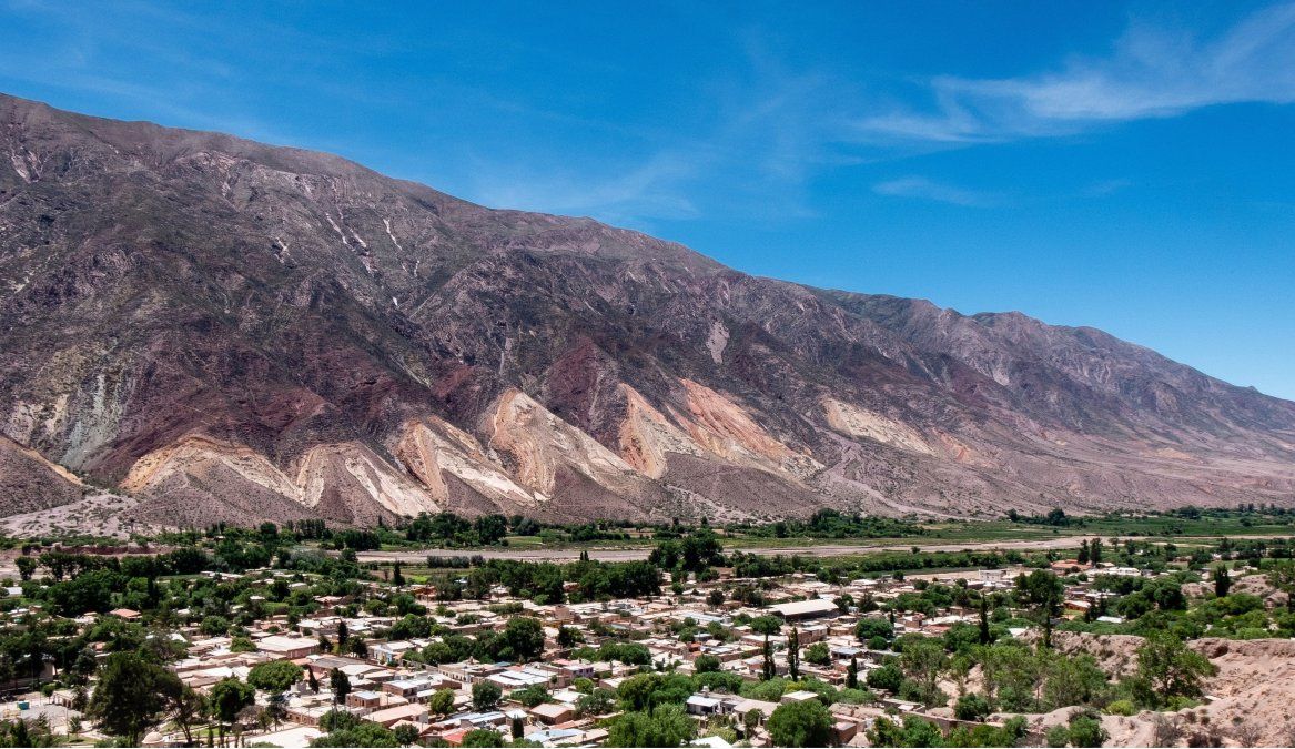 Maimará es el bello pueblito de Jujuy que estabas buscando para hacer tus escapadas y descubrir las mejores postales naturales de Argentina. Maimará es el bello pueblito de Jujuy que estabas buscando para hacer tus escapadas y descubrir las mejores postales naturales de Argentina.