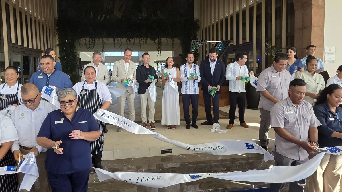 La ceremonia de reapertura del Hyatt Zilara Cancún contó con la presencia de destacadas autoridades turísticas y representantes del sector empresarial. La ceremonia de reapertura del Hyatt Zilara Cancún contó con la presencia de destacadas autoridades turísticas y representantes del sector empresarial.
