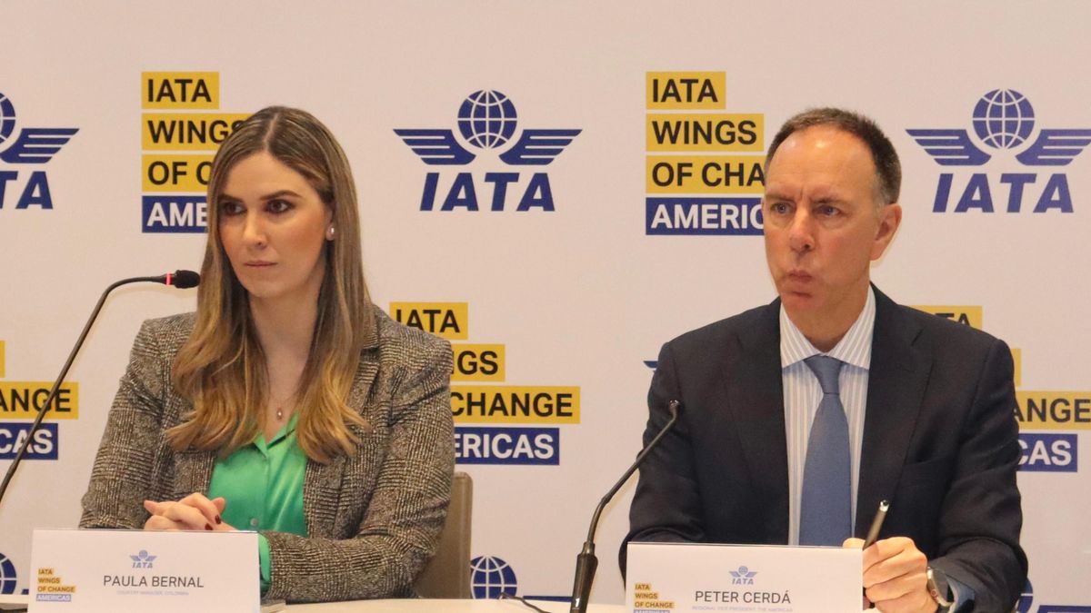 Paula Bernal, Country Manager de IATA para Colombia y Peter Cerdá, vicepresidente regional de IATA para las Américas.