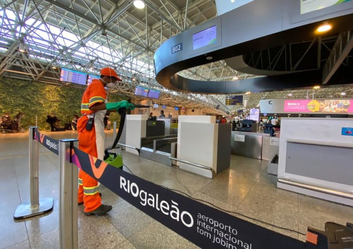 Como principal puerta de entrada de visitantes internacionales de Brasil, RIOgaleão reforzó los protocolos de bioseguridad para asegurar una experiencia segura para los viajantes.