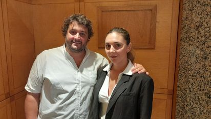 El co-funder de Holitrends, Fernando Pérez, junto a Eugenia Lehmann, product owner de la compañía.