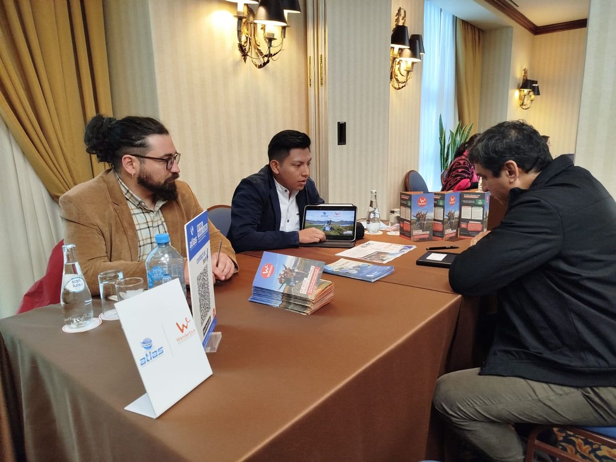 José Romero y Erick Guanochanga, representantes de Atlas Group.