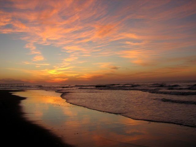 Escapadas de verano: monte hermoso es el destino de la Costa Atlántica elegido por los fotógrafos aficionados para documentar amanecer y atardecer en la playa. Un imperdible al sur Buenos Aires. Escapadas de verano: monte hermoso es el destino de la Costa Atlántica elegido por los fotógrafos aficionados para documentar amanecer y atardecer en la playa. Un imperdible al sur Buenos Aires.