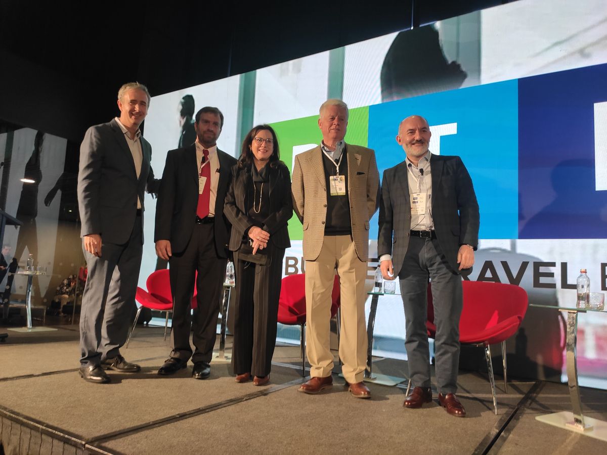 De izquierda a derecha: Álvaro Castilla, Alberto Pirola, Helen Kouyoumdjian, Guillermo Correa y Alfredo Babun.