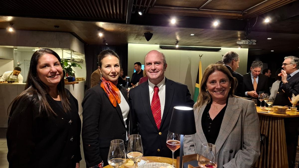 Oficina de Turismo de Jamaica destacó las oportunidades de seguir estrechando lazos comerciales con Chile.