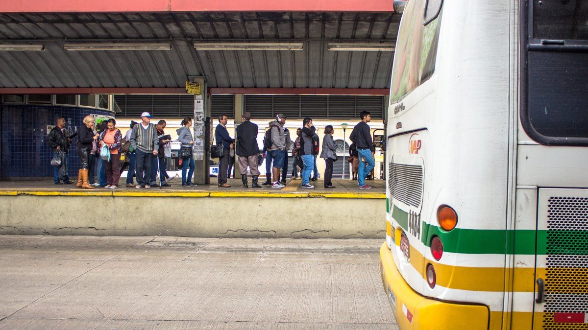 El viaje en ómnibus de Buenos Aires a Bariloche toma 28 hs.