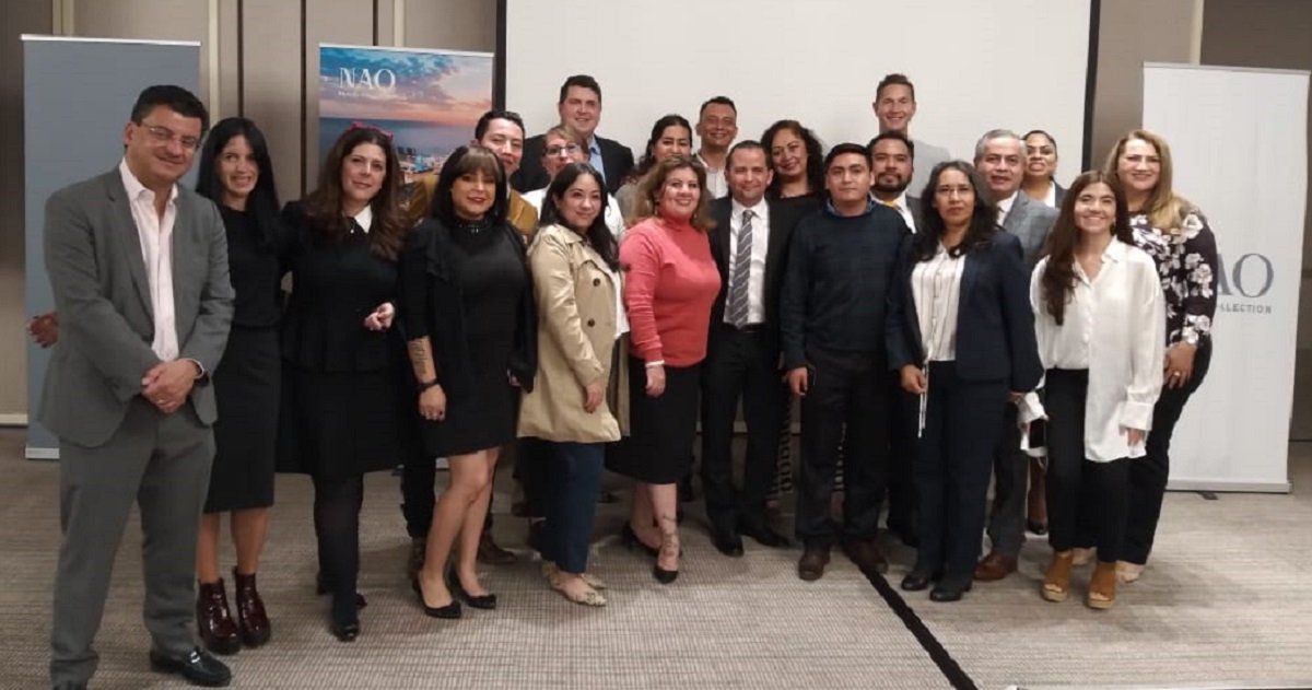 El equipo de Nao Travel Collection con directivos de Royal Caribbean International durante la presentación oficial de la operadora en Ciudad de México. 