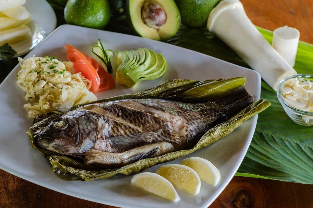 El maito de pescado es uno de los platos típicos de Misahuallí (Tena).