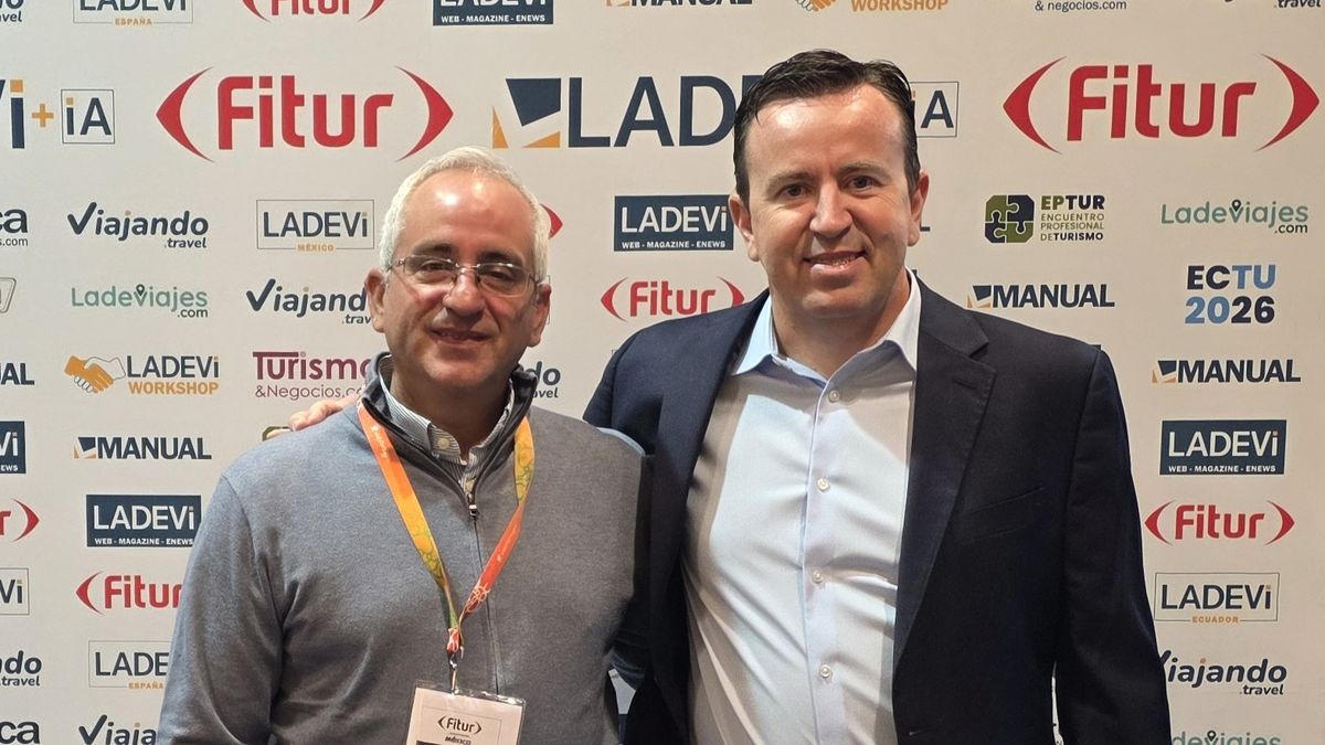 MyBeds: Mauro Persichitti, gerente de Producto; junto a Federico Guillemaut Despecher, CEO, en el stand de Ladevi.