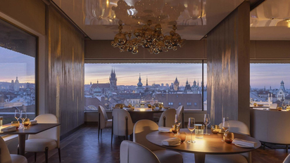 Interior del InterContinental Prague (IHG).