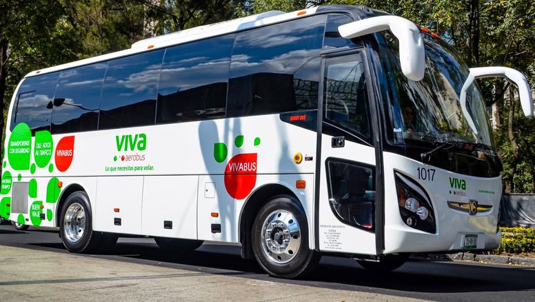 Viva Aerobus ofrece un servicio de transporte terrestre que conecta el Aeropuerto Internacional Felipe Ángeles (AIFA) con Ángel de la Independencia a través de 11 frecuencias diarias.