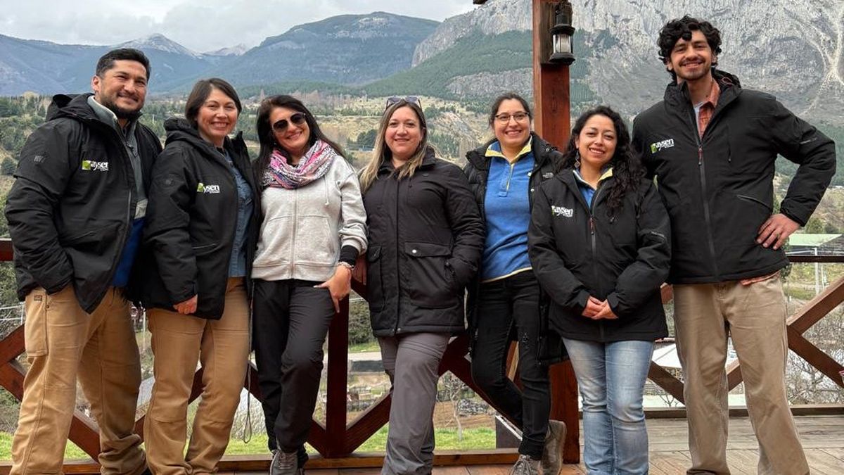 Marjorie Vega y Jacqueline Vergara de Pacifics Reps junto al equipo de Aysén Patagonia Tour. 