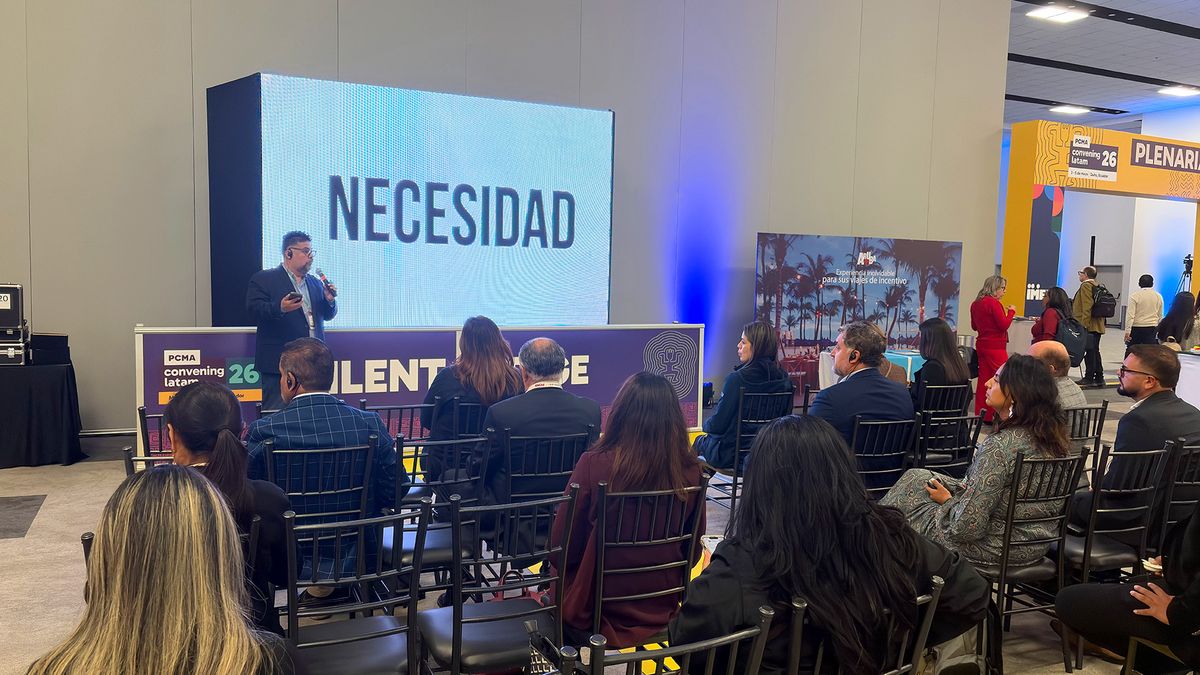 Charla, en el PCMA Convening Latam 2026, en Quito. 