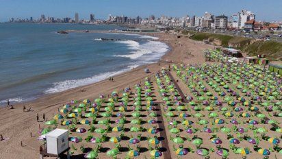 Verano: ¿Cuánto alquilar sombrilla Mar del Plata?