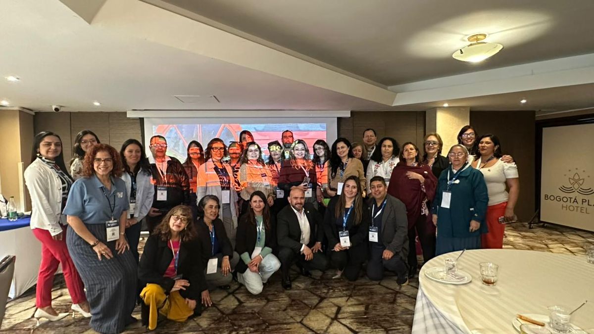 Grupo de agentes de viajes participantes de la capacitación de Discover Puerto Rico en el Workshop Ladevi Colombia en Bogotá. Grupo de agentes de viajes participantes de la capacitación de Discover Puerto Rico en el Workshop Ladevi Colombia en Bogotá.