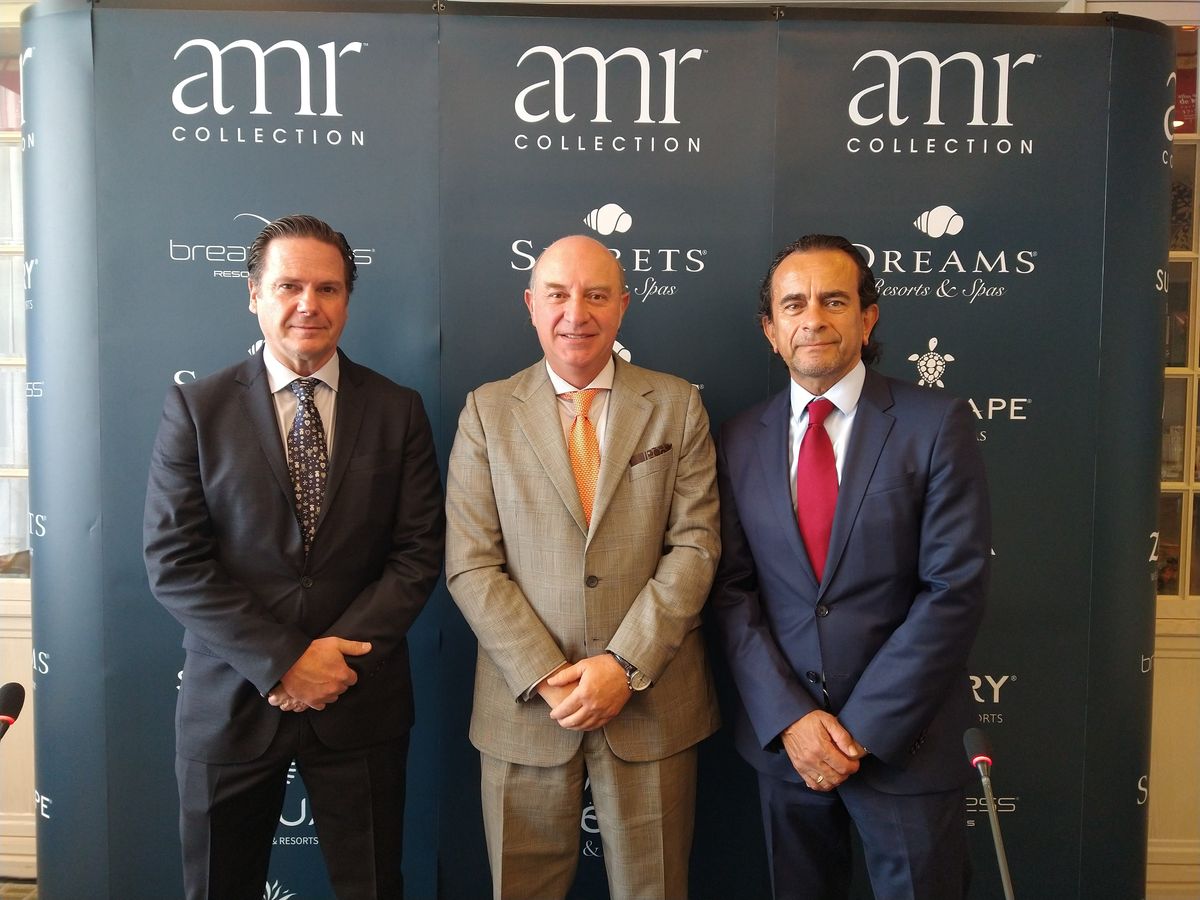 Javier Coll, Group President de Apple Leisure Group; Ricardo Galindo Bueno, viceministro de turismo; Fernando Fernández,&nbsp;