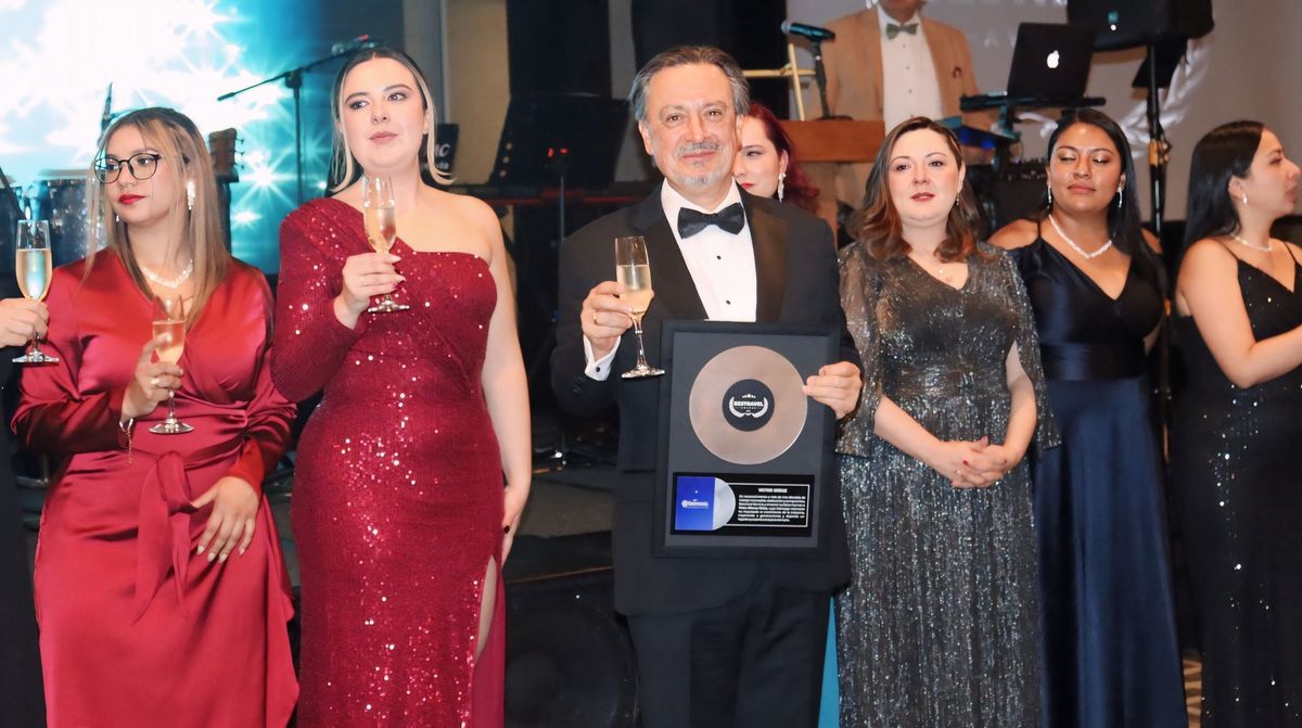 Homenaje especial al gerente general de Bestravel, Víctor Orduz, en reconocimiento a su trayectoria, su aporte a la industria y su liderazgo.
