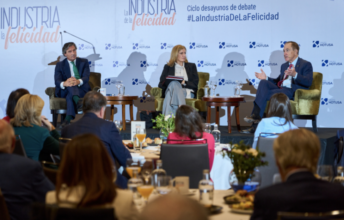 Desayuno informativo con los directivos de Mapfre España y EY España, organizado por el Grupo Hotusa.