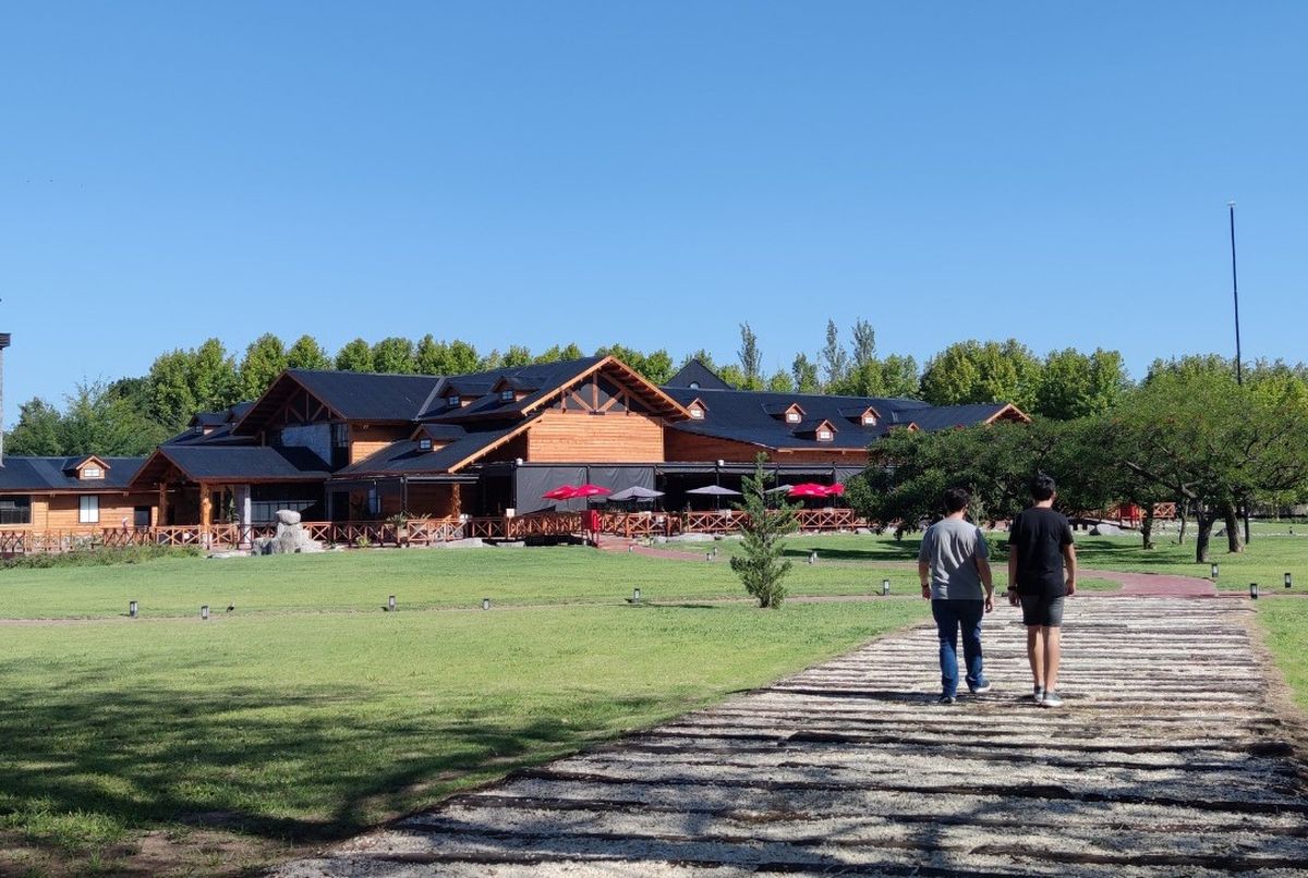 Terrazas al Lago en Pilar Patagonia propone un viaje al sur de Argentina a través de los sabores y paisajes.&nbsp;