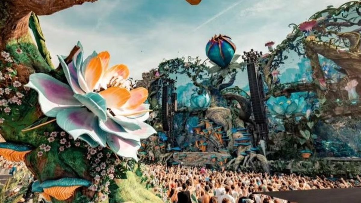 Europa: Tomorrowland es el festival de música electrónica más grande del mundo, que atrae a miles de personas cada año.